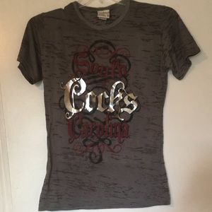 Grey tee shirt